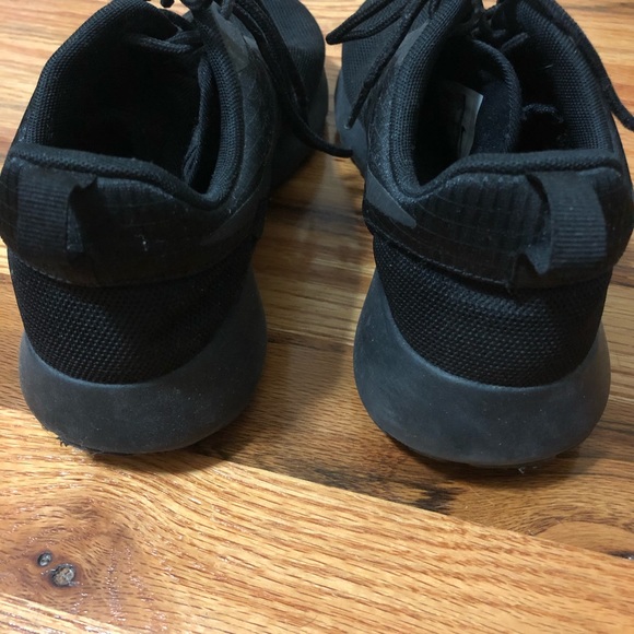 NIKE ROSHE RUN - Picture 4 of 5